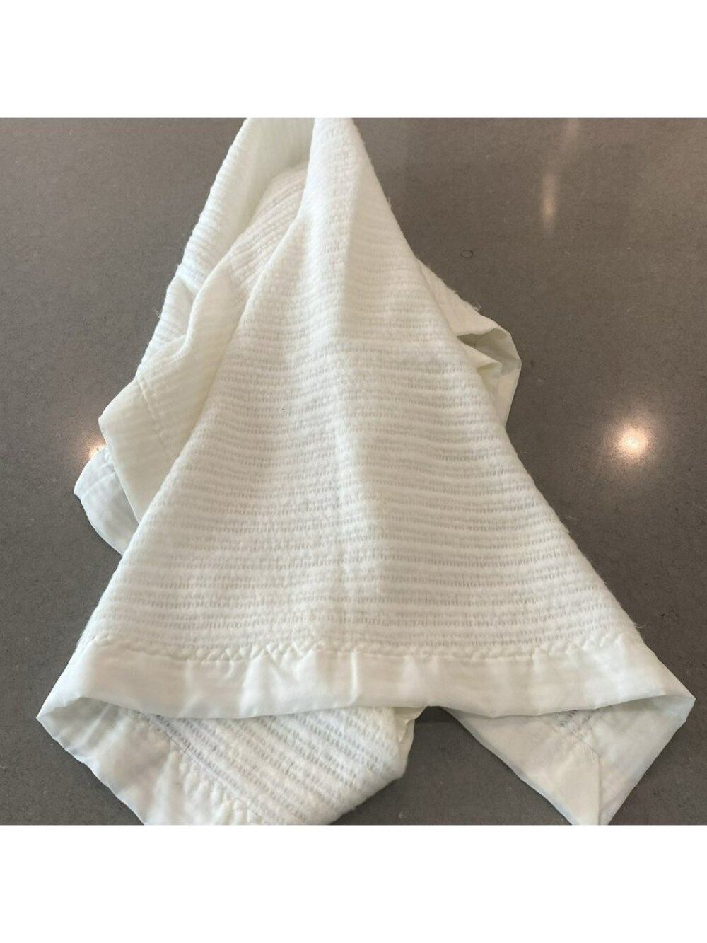 Vintage Esmond 100% Acrylic Waffle Weave Baby Blanket White Satin Trim 47x33
